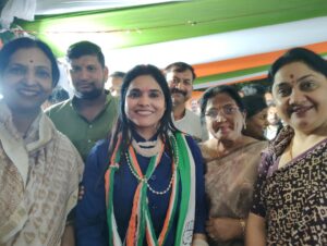 प्रदेश महिला कांग्रेस अध्यक्ष के शपथ ग्रहण में पहुंची खंडवा की महिला पदाधिकारी, दी शुभकामनाएं खंडवा