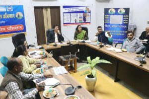 चलती चर्चा: कुपोषण पर गंभीर मीटिंग—और विभाग अपनी ही अव्यवस्थाओं के ‘पोषण’ में लगा!