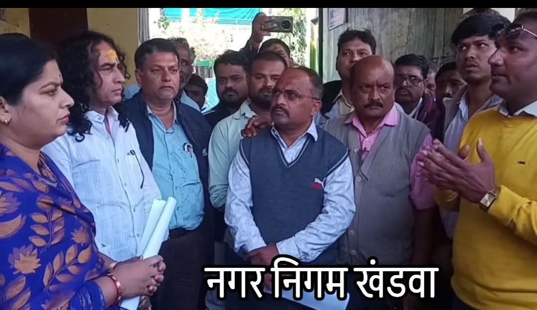 सवाल उठे समीक्षा में तो आरोप समझ लिया गया, आईने ने सच दिखाया, चेहरा फिर भी आहत हो गया।