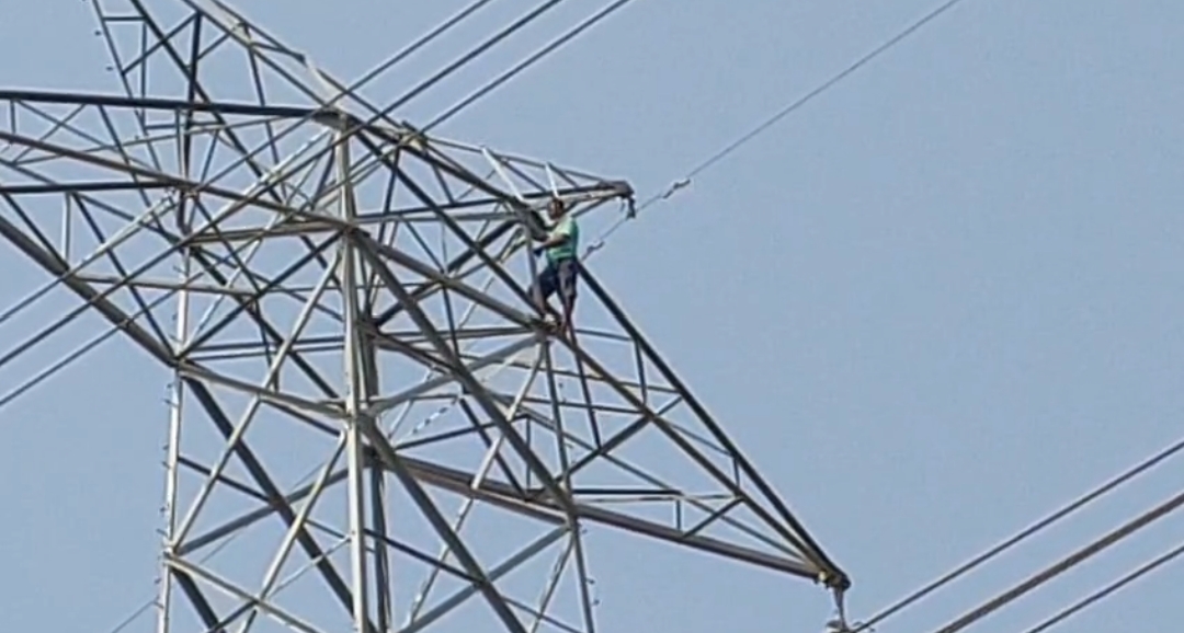 खंडवा में जमीन विवाद अब जानलेवा संघर्ष, न्याय के लिए किसान ने जान दांव पर लगाई