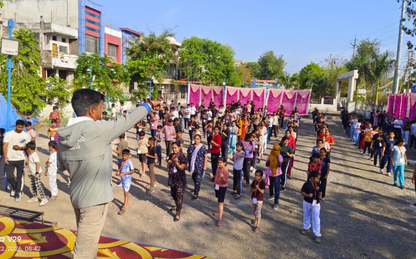 सिंधी समाज अब आत्मनिर्भरता के साथ आत्मरक्षा में भी मजबूत बन रहा है। हर चुनौती का सामना करने के लिए समाज पूरी तरह तैयार और सक्षम है।