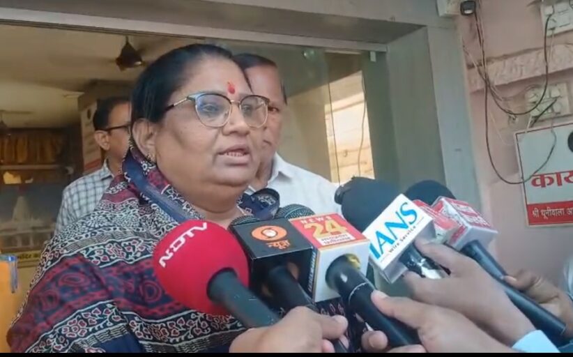 “महिला बाल विकास की नई पहल: विद्यारंभ प्रमाण-पत्र शुरू, भ्रष्टाचार के सवाल पर ‘जागरूकता’ वाला जवाब”